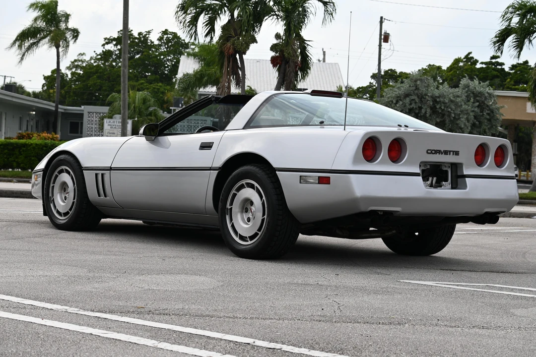 1986 Chevrolet Corvette C4 - Image 13 of 31