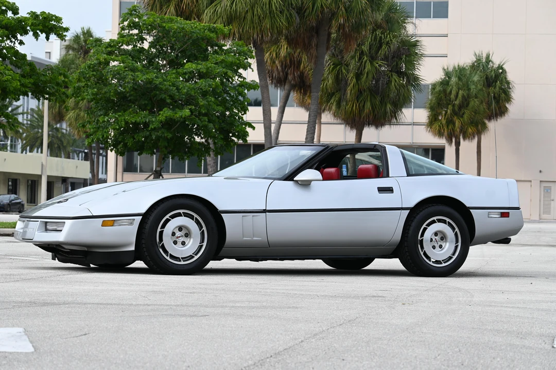 1986 Chevrolet Corvette C4 - Image 9 of 31