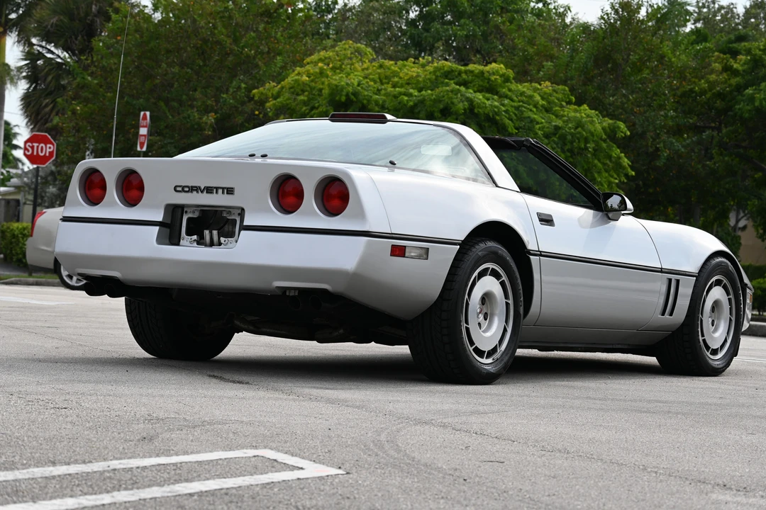 1986 Chevrolet Corvette C4 - Image 16 of 31