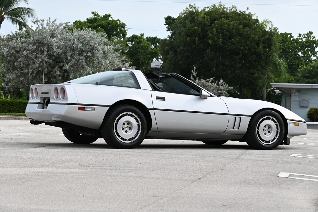 1986 Chevrolet Corvette C4 - Image 18 of 31