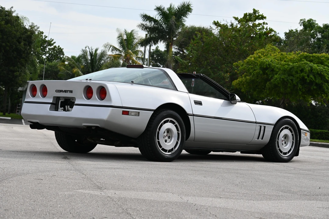 1986 Chevrolet Corvette C4 - Image 17 of 31