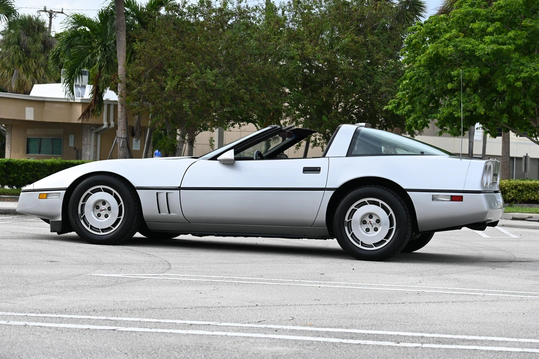 1986 Chevrolet Corvette C4 - Image 11 of 31