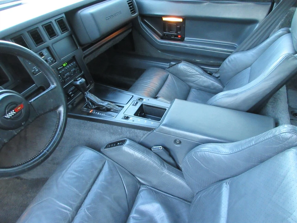 1986 Chevrolet Corvette C4 - Image 25 of 31