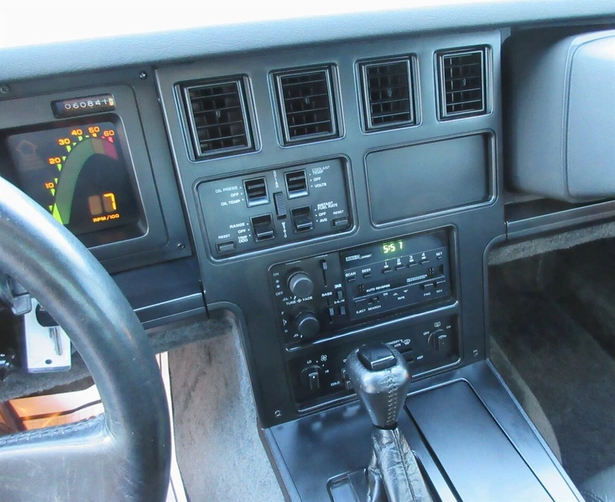 1986 Chevrolet Corvette C4 - Image 30 of 31