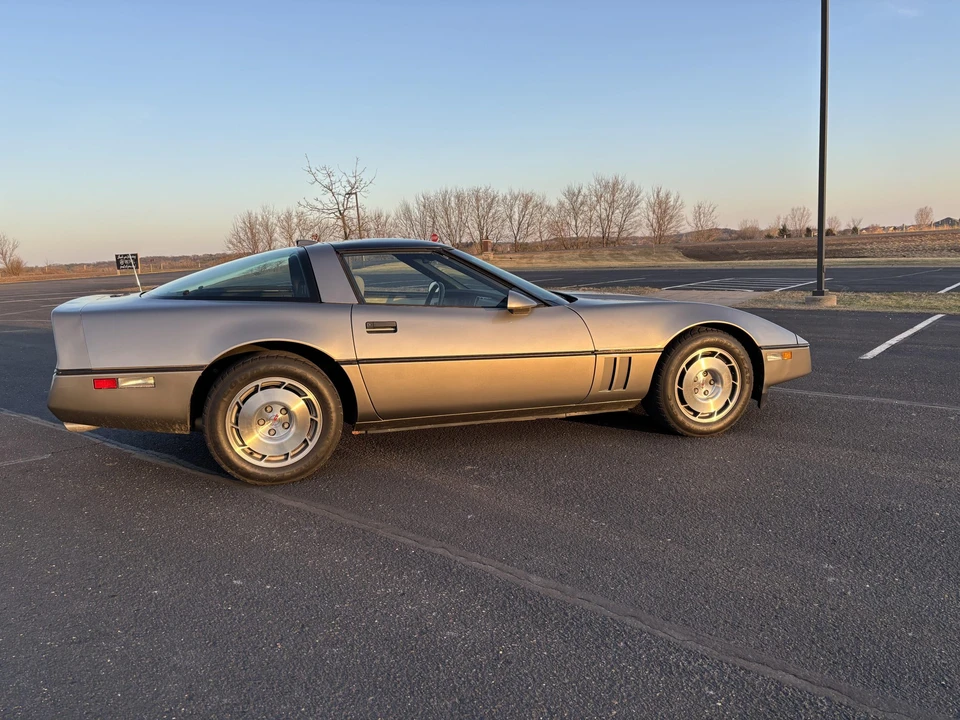 1986 Chevrolet Corvette C4 - Image 20 of 31