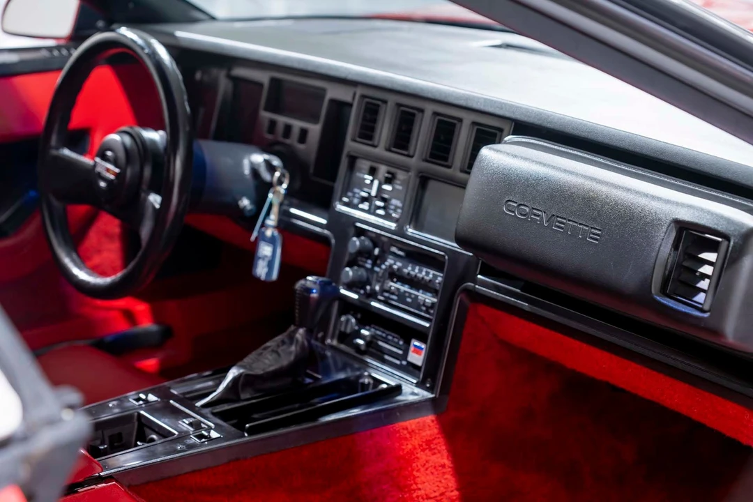 1986 Chevrolet Corvette C4 - Image 16 of 18