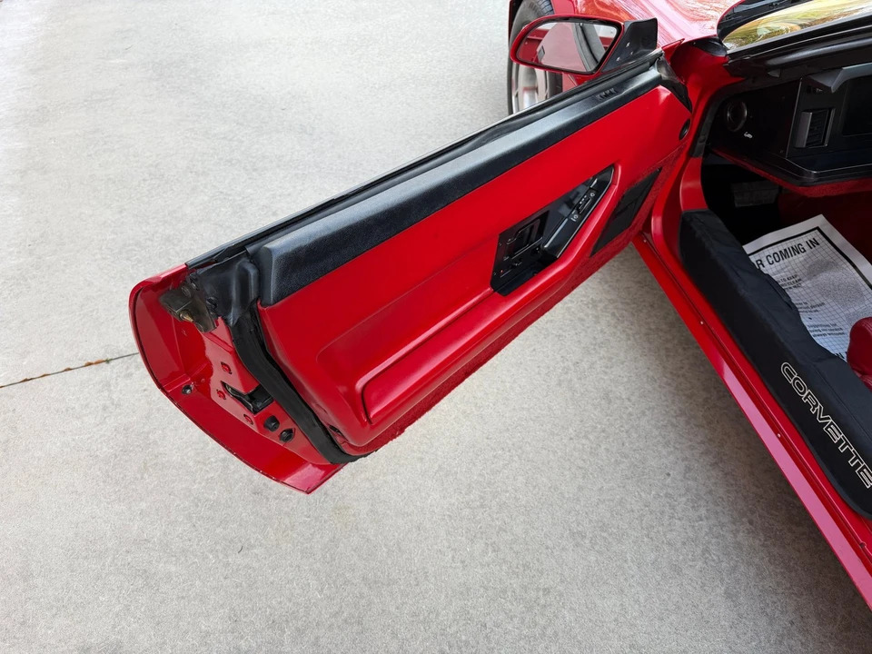 1986 Chevrolet Corvette C4 - Image 8 of 21