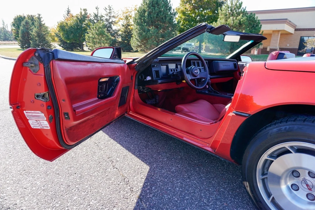 1986 Chevrolet Corvette C4 - Image 10 of 21