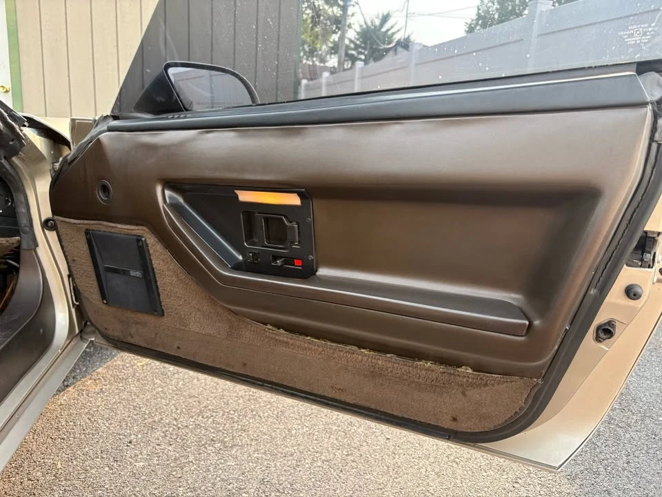 1986 Chevrolet Corvette C4 - Image 11 of 17