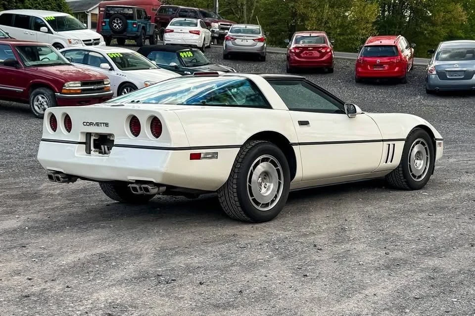 1986 Chevrolet Corvette C4 - Image 8 of 19