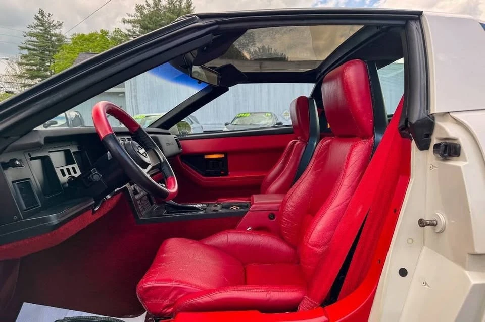 1986 Chevrolet Corvette C4 - Image 15 of 19