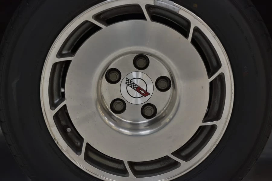 1986 Chevrolet Corvette C4 - Image 14 of 31