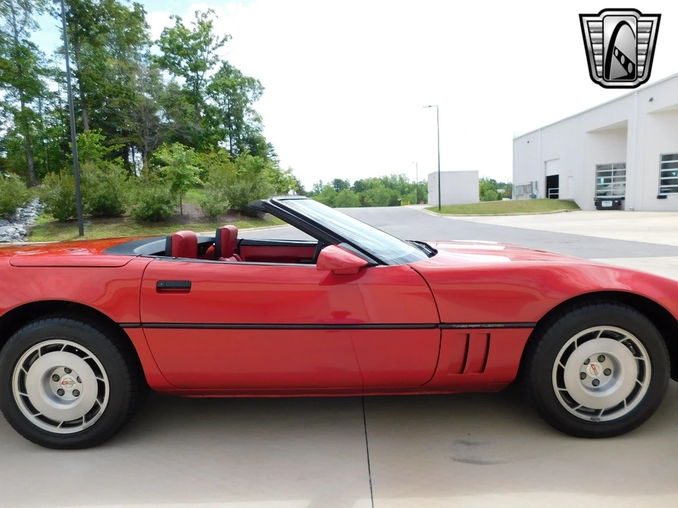 1986 Chevrolet Corvette C4 - Image 14 of 21