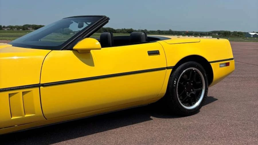 1986 Chevrolet Corvette C4 - Image 15 of 28