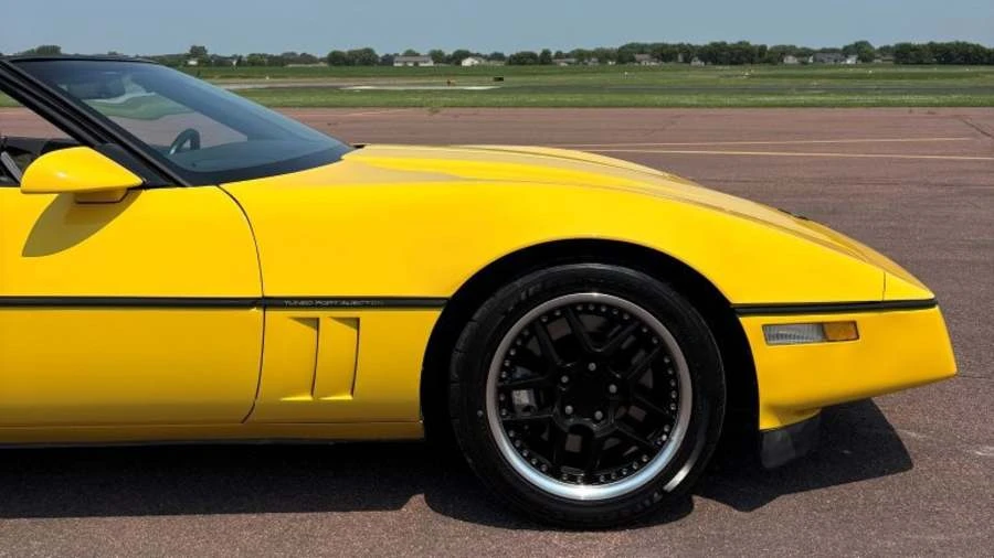 1986 Chevrolet Corvette C4 - Image 16 of 28