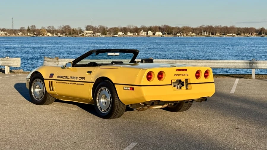 1986 Chevrolet Corvette C4 - Image 8 of 31