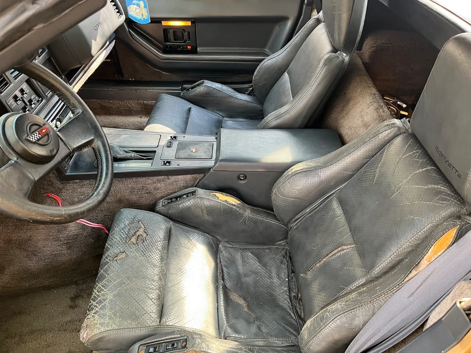 1986 Chevrolet Corvette C4 - Image 15 of 21