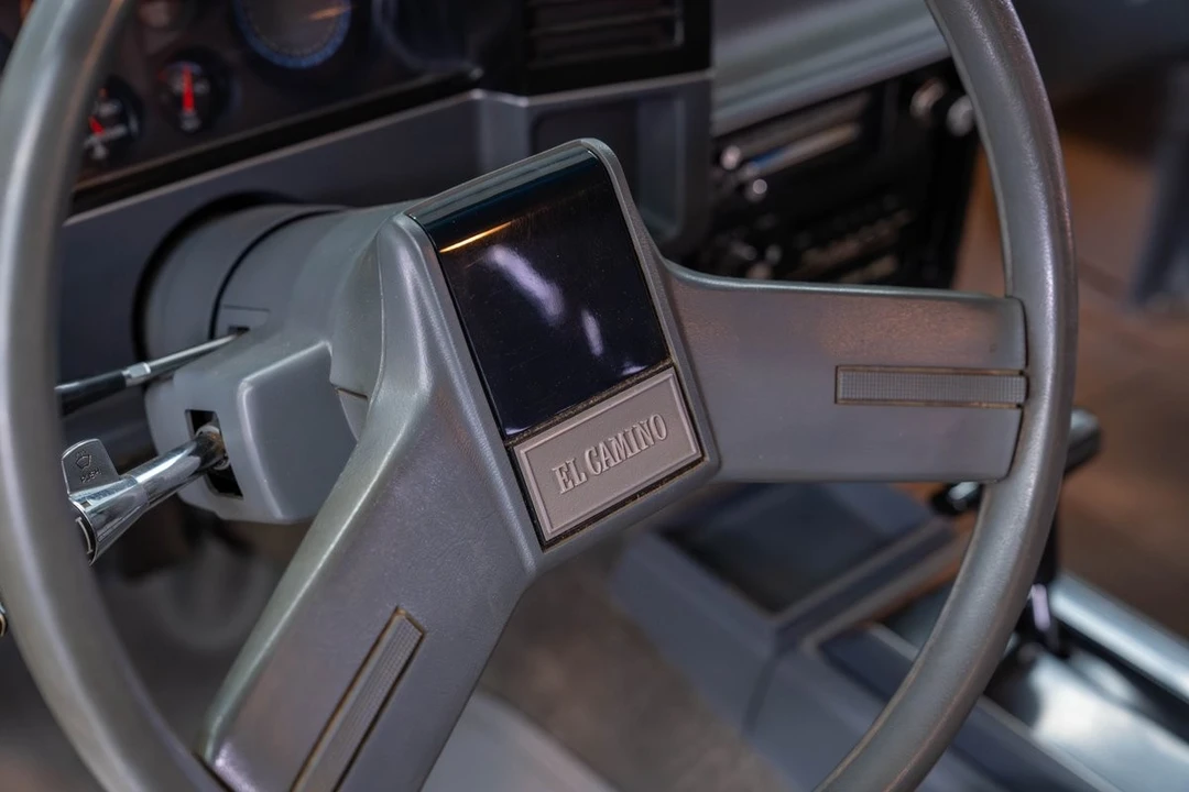 1986 Chevrolet - Image 15 of 31