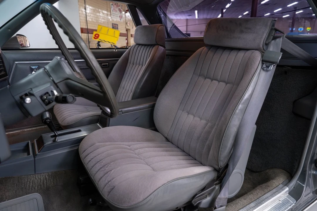 1986 Chevrolet - Image 23 of 31