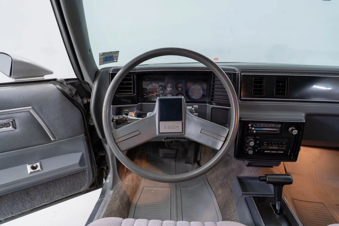 1986 Chevrolet - Image 12 of 31