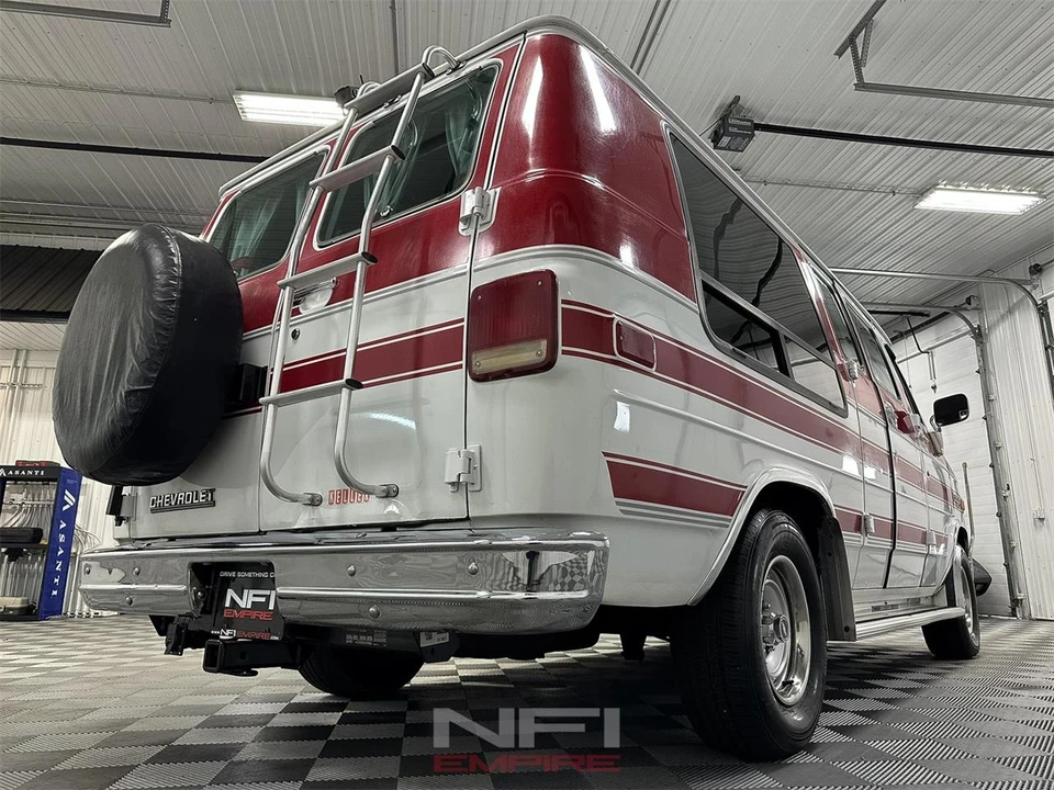 1986 Chevrolet G-Series Van - Image 19 of 31