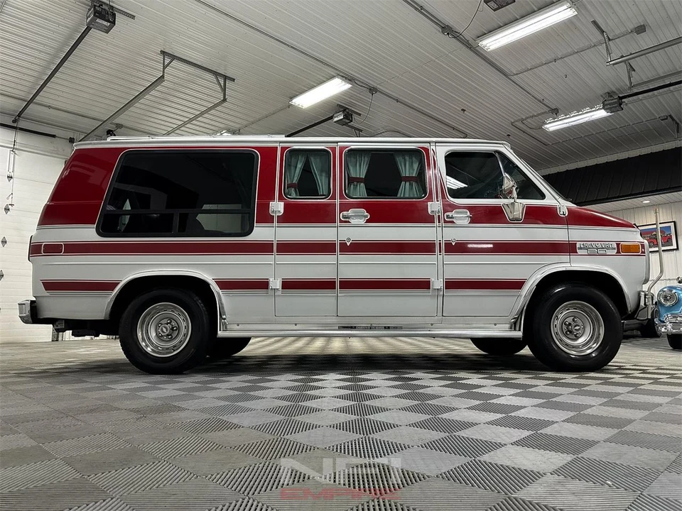 1986 Chevrolet G-Series Van - Image 17 of 31