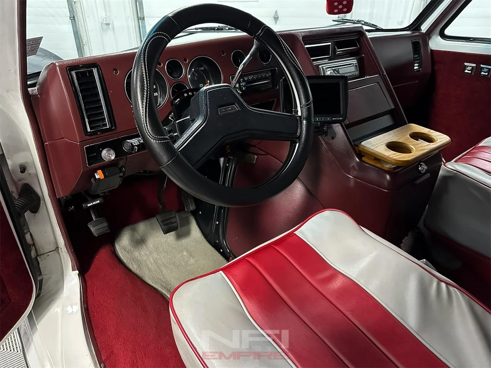 1986 Chevrolet G-Series Van - Image 23 of 31