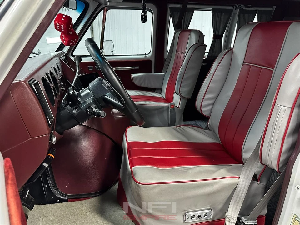 1986 Chevrolet G-Series Van - Image 24 of 31