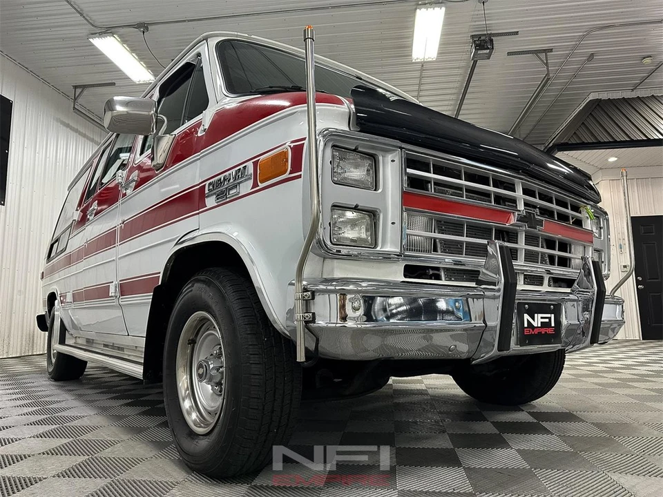 1986 Chevrolet G-Series Van - Image 15 of 31