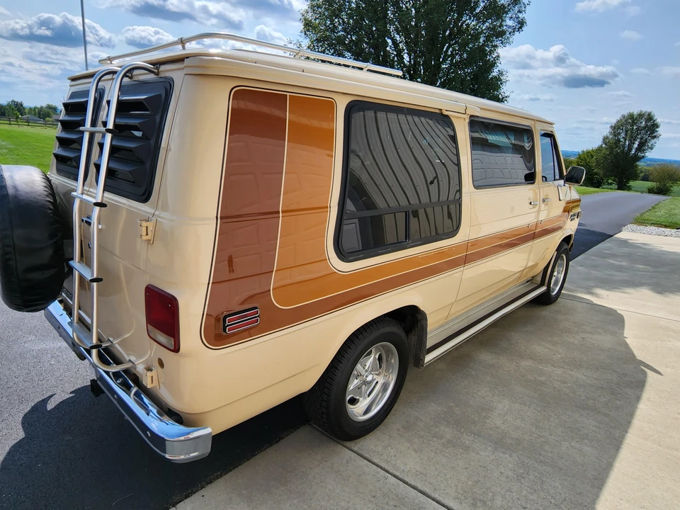1986 Chevrolet G-Series Van - Image 18 of 28