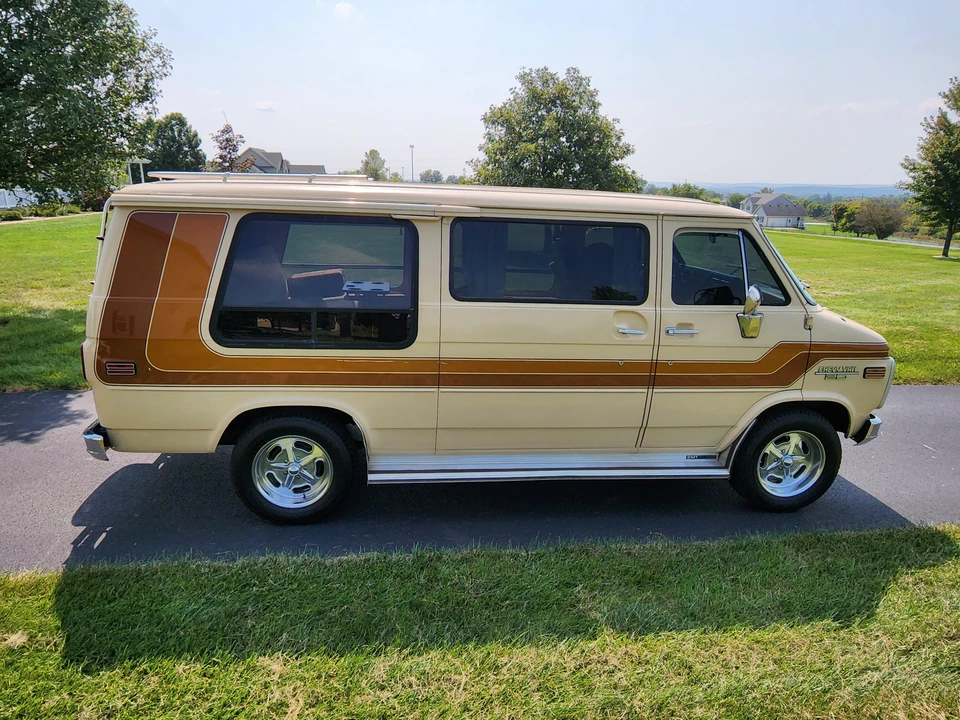 1986 Chevrolet G-Series Van - Image 20 of 28