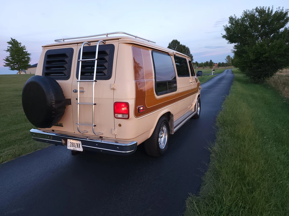 1986 Chevrolet G-Series Van - Image 17 of 28