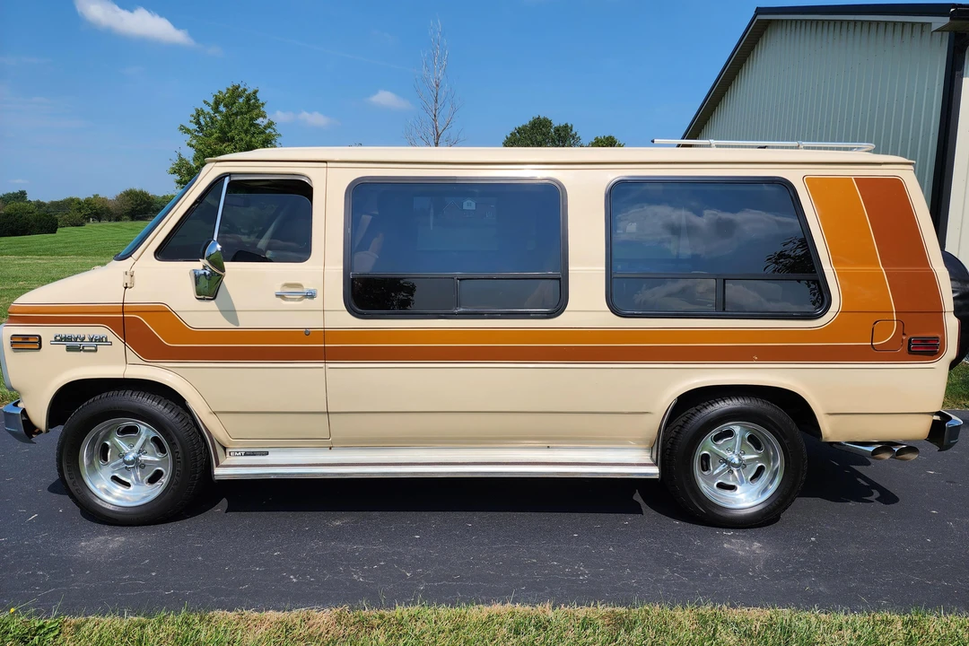 1986 Chevrolet G-Series Van - Image 3 of 28