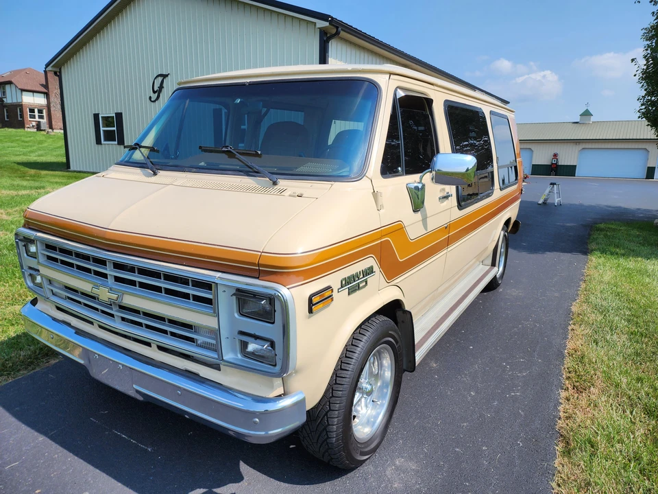 1986 Chevrolet G-Series Van - Image 9 of 28