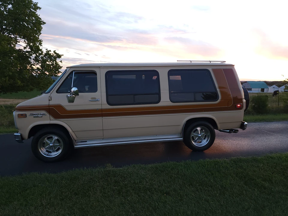 1986 Chevrolet G-Series Van - Image 26 of 28