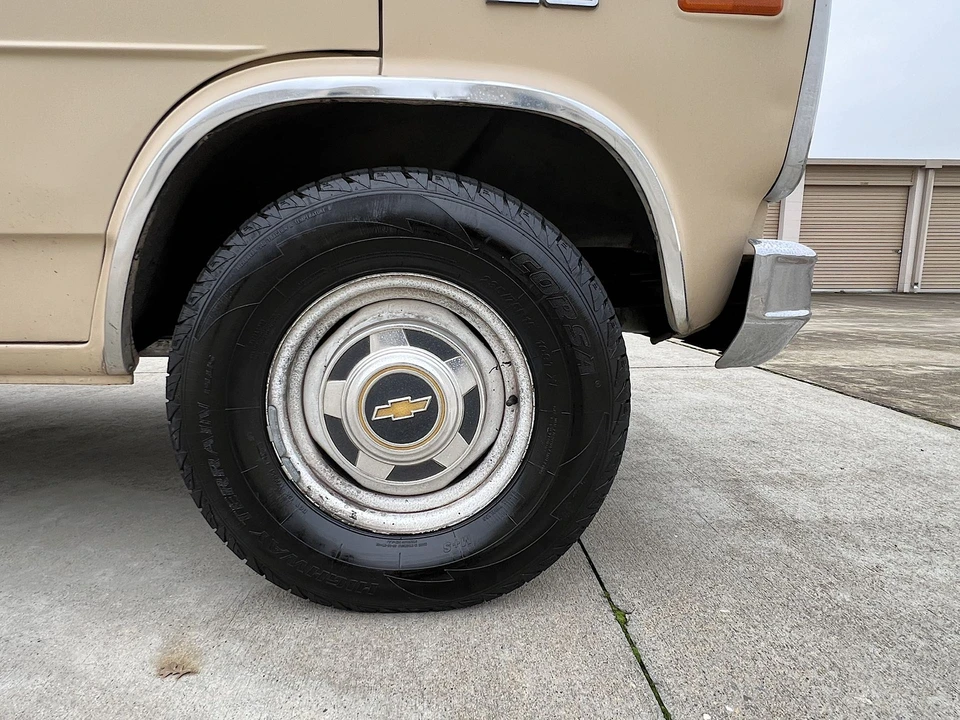 1986 Chevrolet G-Series Van - Image 15 of 31