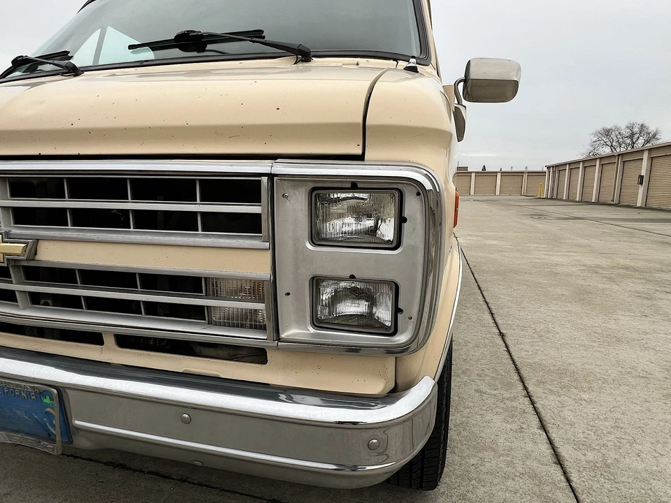 1986 Chevrolet G-Series Van - Image 11 of 31