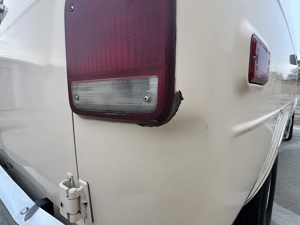 1986 Chevrolet G-Series Van - Image 19 of 31
