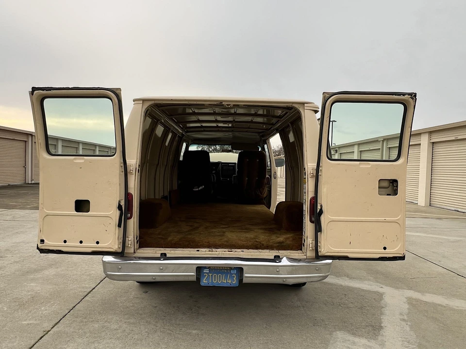 1986 Chevrolet G-Series Van - Image 9 of 31