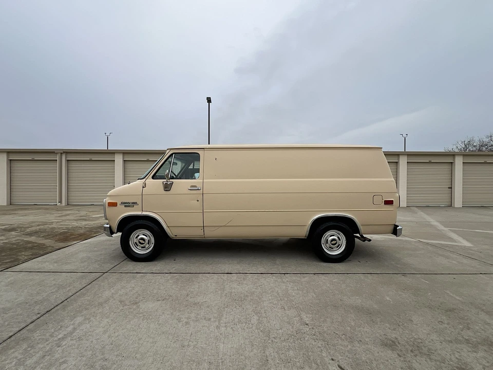 1986 Chevrolet G-Series Van - Image 8 of 31