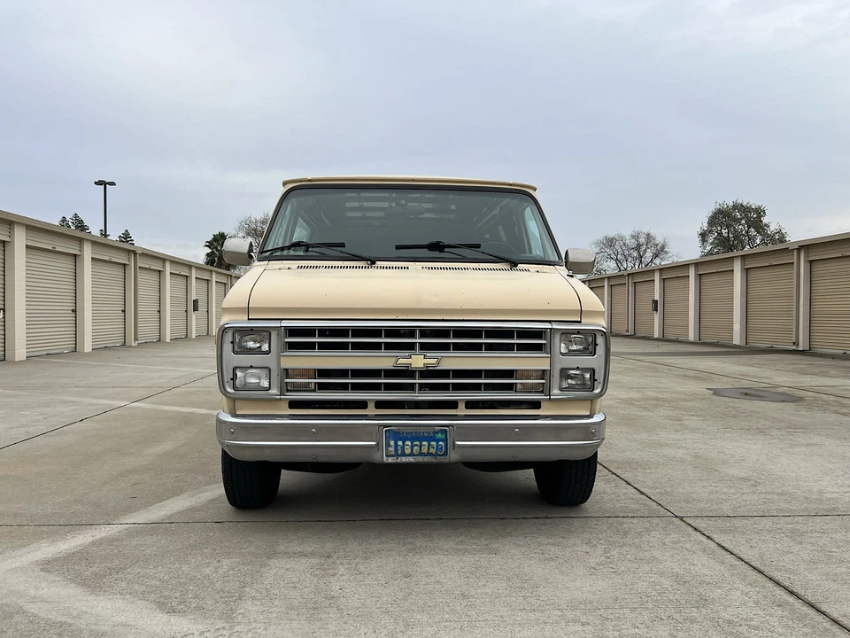 1986 Chevrolet G-Series Van - Image 2 of 31