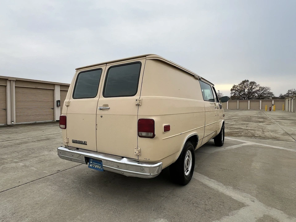 1986 Chevrolet G-Series Van - Image 6 of 31