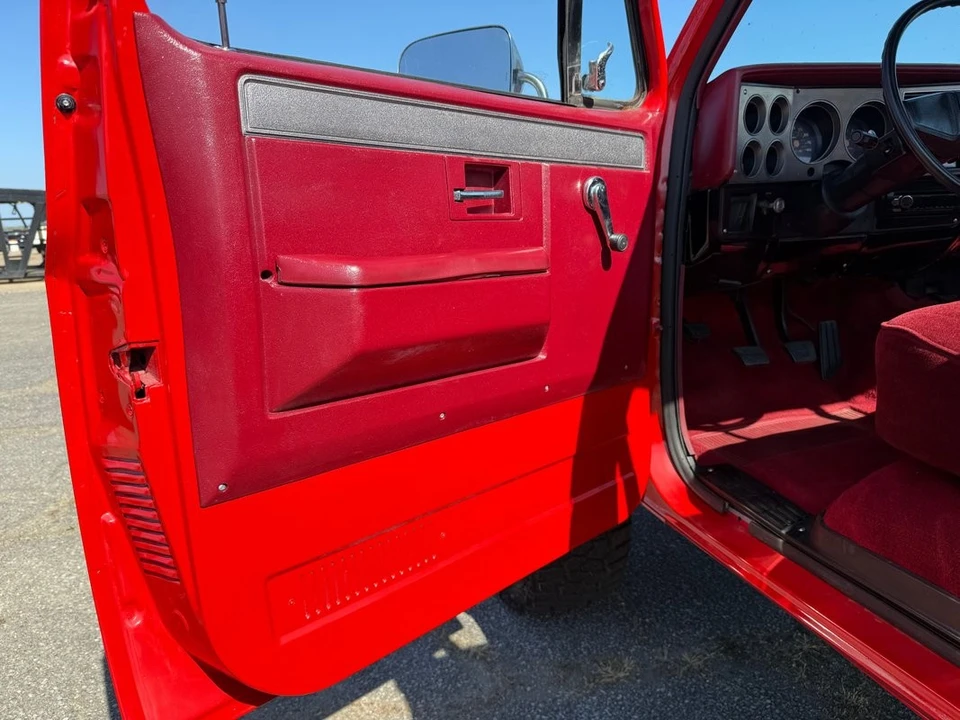 1986 Chevrolet - Image 13 of 31