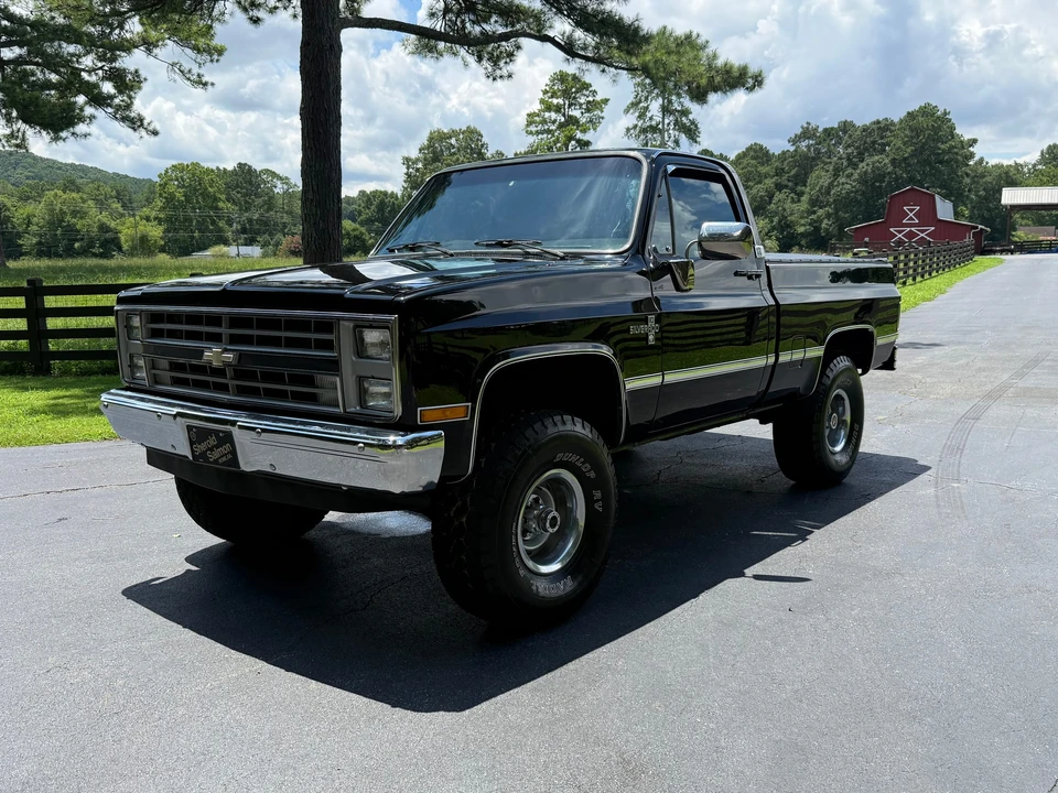 1986 Chevrolet C/K 3rd Gen - Image 2 of 31