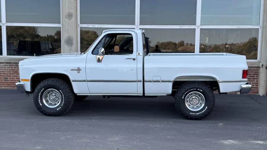 1986 Chevrolet C/K 3rd Gen - Image 2 of 10