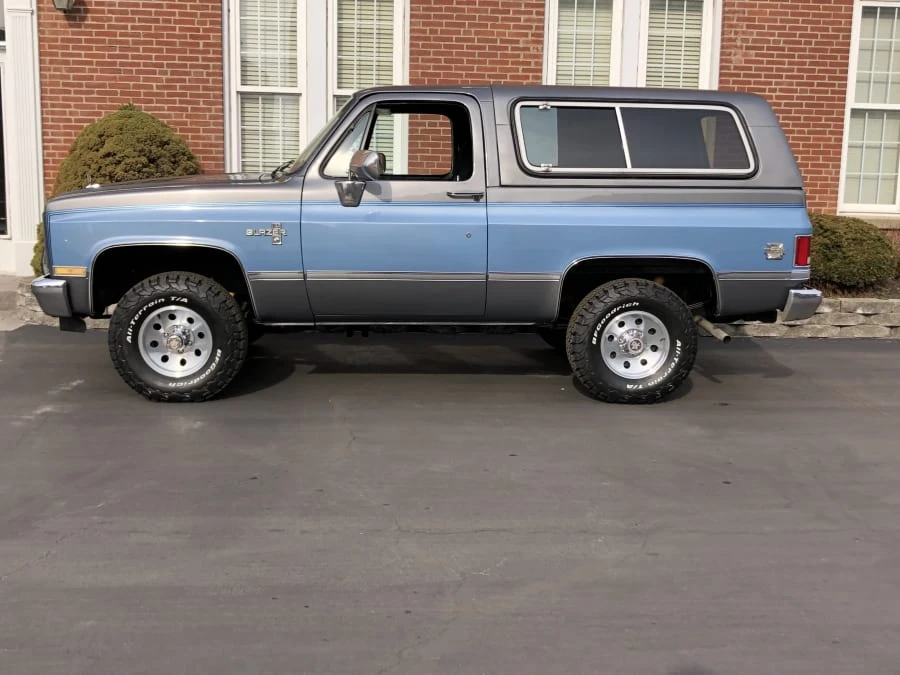 1986 Chevrolet K5 Blazer 2nd Gen - Image 2 of 8