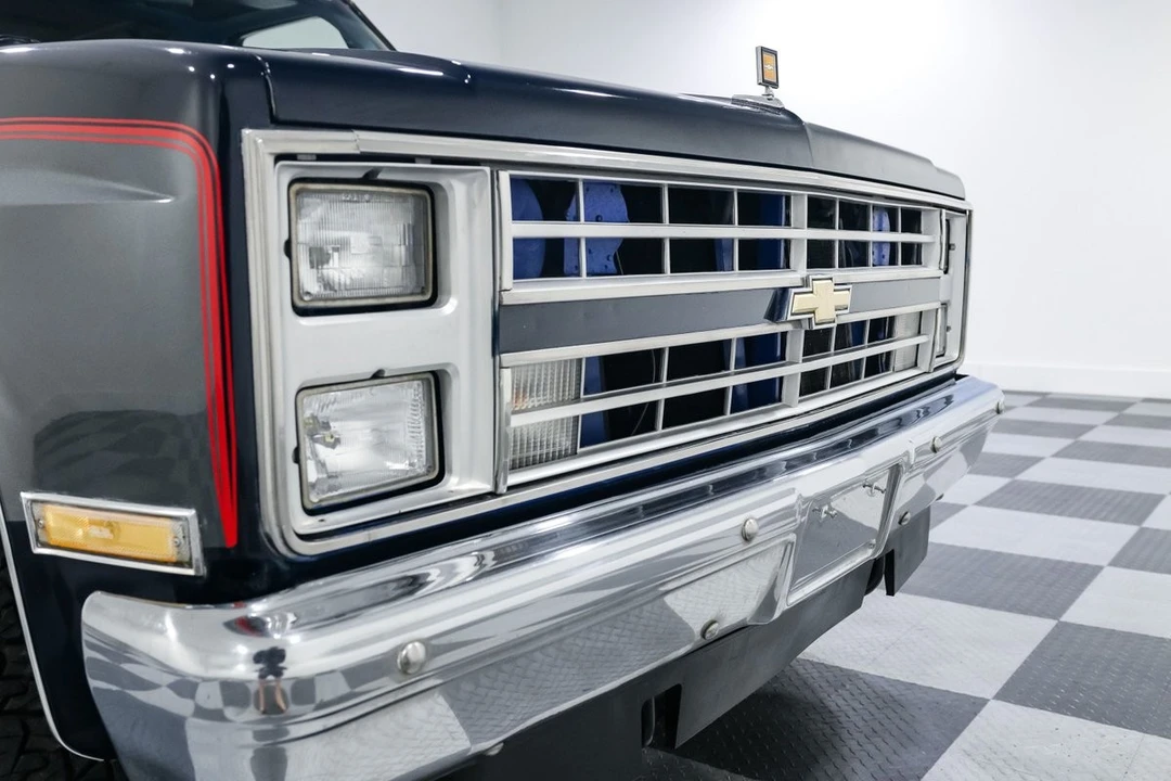 1986 Chevrolet K5 Blazer 2nd Gen - Image 9 of 21