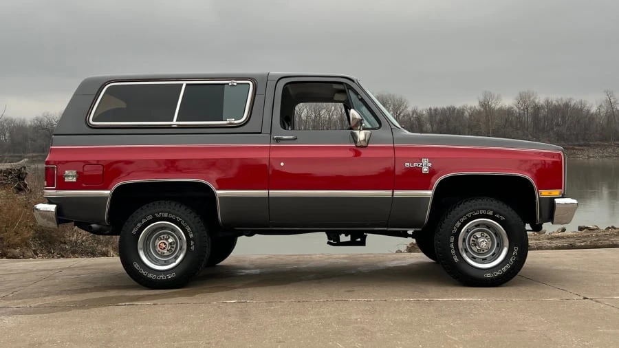 1986 Chevrolet K5 Blazer 2nd Gen - Image 2 of 15
