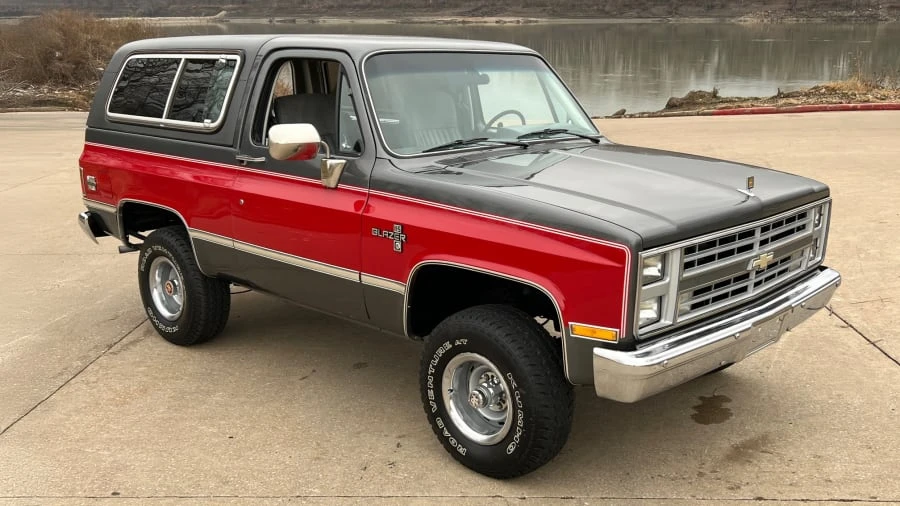 1986 Chevrolet K5 Blazer 2nd Gen - Image 6 of 15