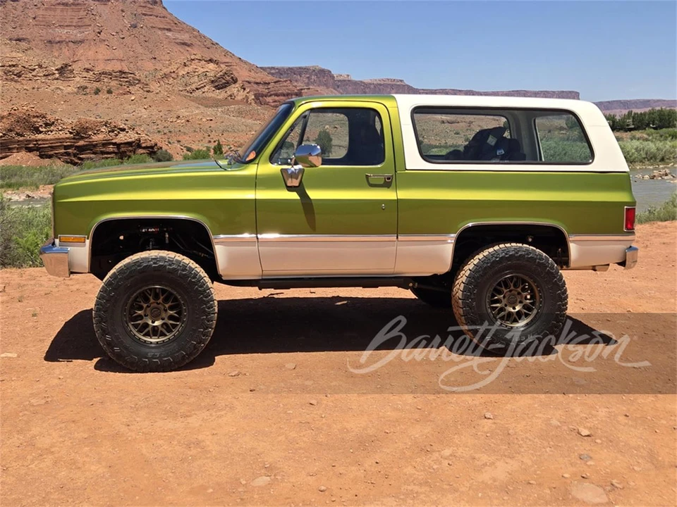 1986 Chevrolet K5 Blazer 2nd Gen - Image 2 of 5